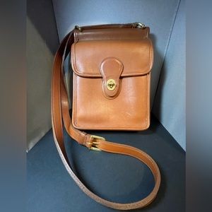 1990s VINTAGE COACH MURPHY LEATHER CROSSBODY BAG.  Super nice.